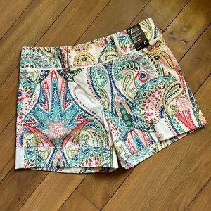 New York & Company women shorts. Size 0. Never worn, tags still on.